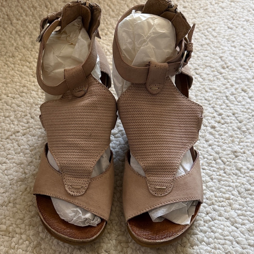Miz Mooz Blush Leather Open Toe Wedge Sandals